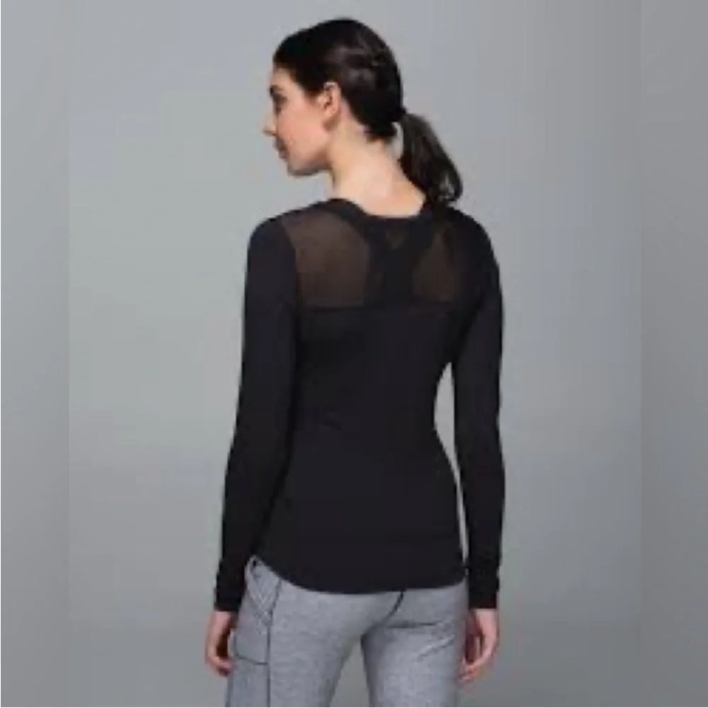 Lululemon Just Breathe Long Sleeve Mesh Top Workout Athletic  Black Size 4.